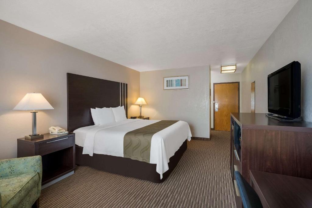 TV a/nebo společenská místnost v ubytování Quality Inn Richfield I-70