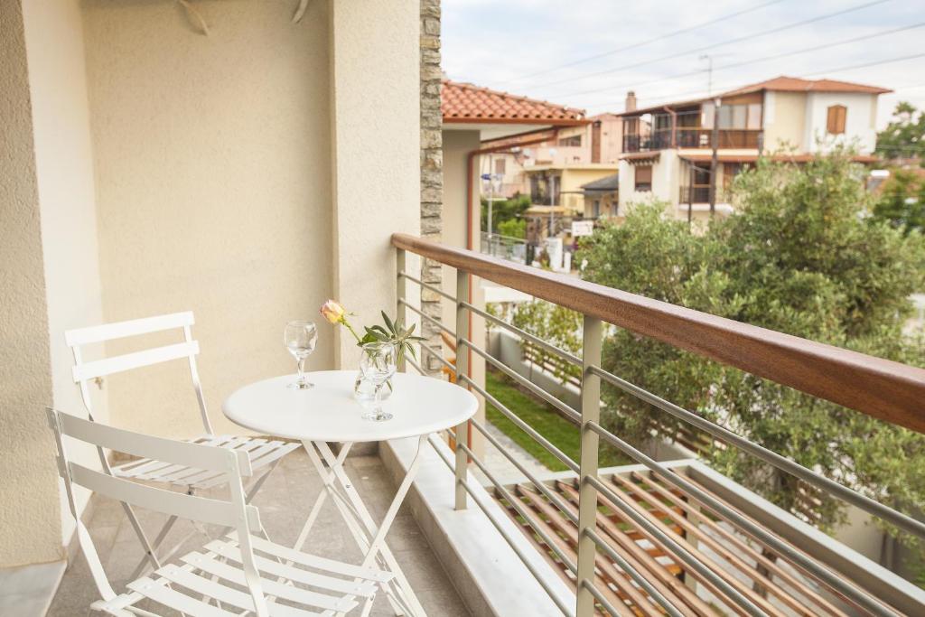 Balkón nebo terasa v ubytování Enalia Villas