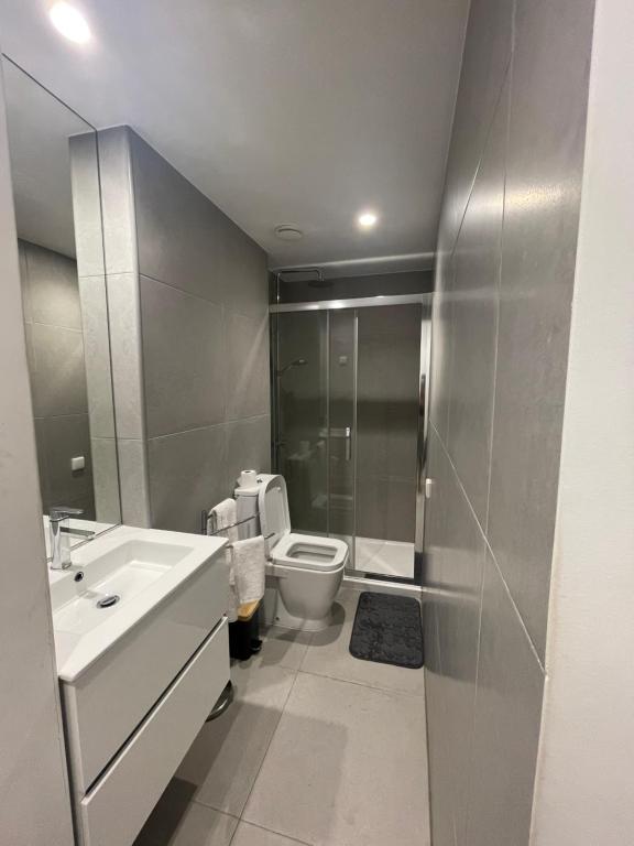 Modern Spacious Apartment - Wohnung Mit Zwei Schlafzimmern