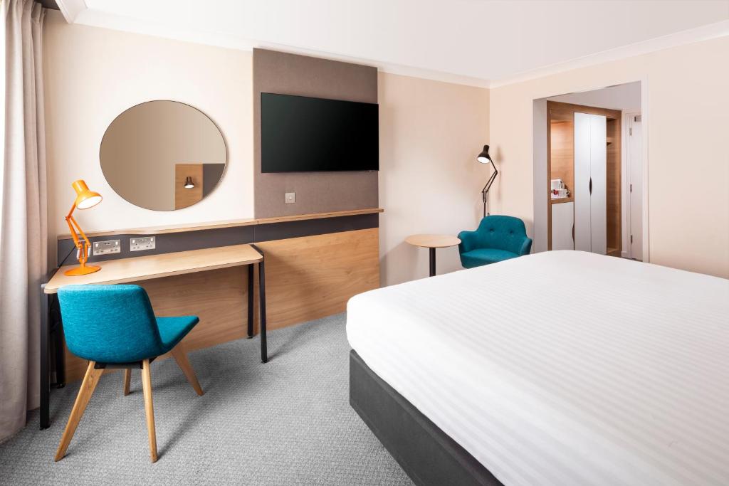 Holiday Inn Reading South M4 Jct 11, an IHG Hotel - 