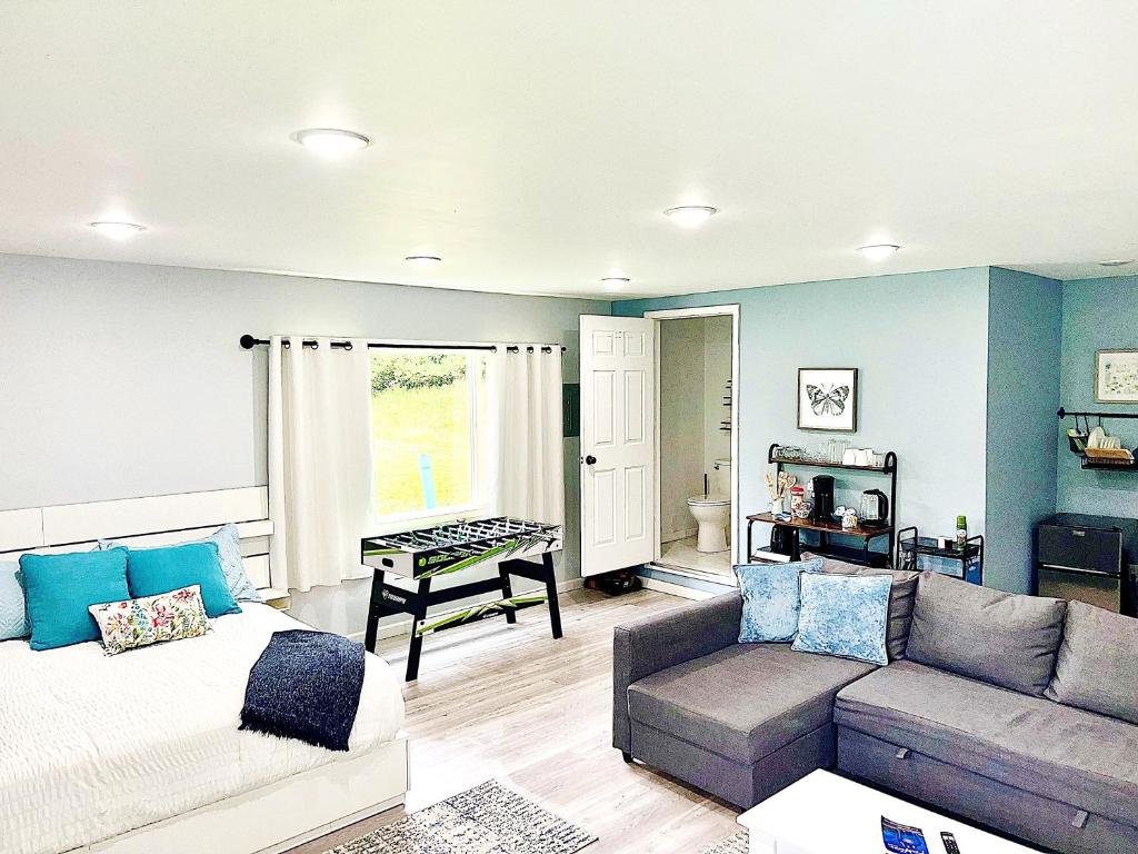 Cozy Country Get Away Studio at Firefly Acres - Housity