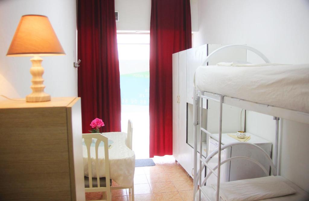 One Room - Image 1