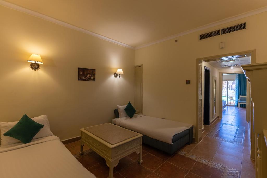 Sunrise Mamlouk Palace Resort - 11