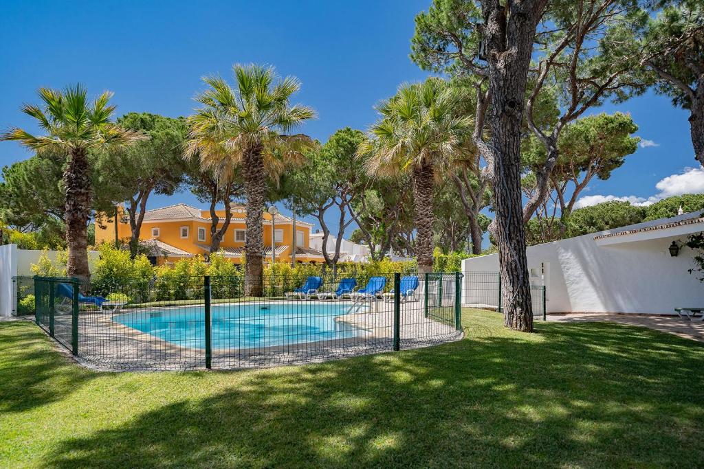 Bazén v ubytování Villa Alicia - Vilamoura nebo v jeho okolí