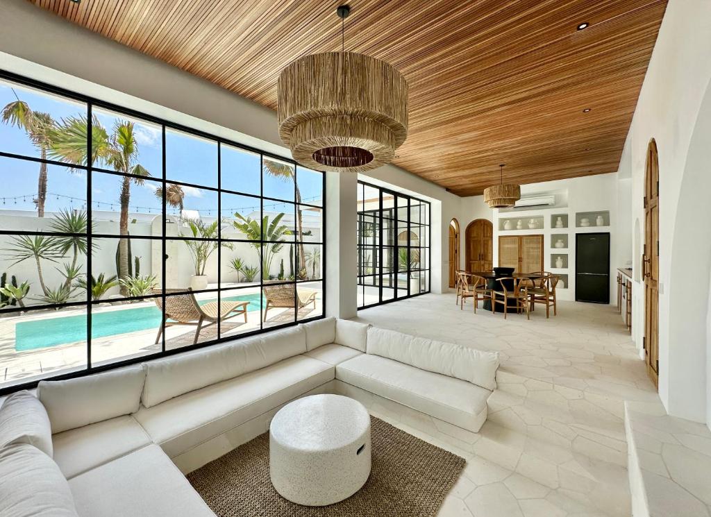 Melrose x The Young Villas - 7