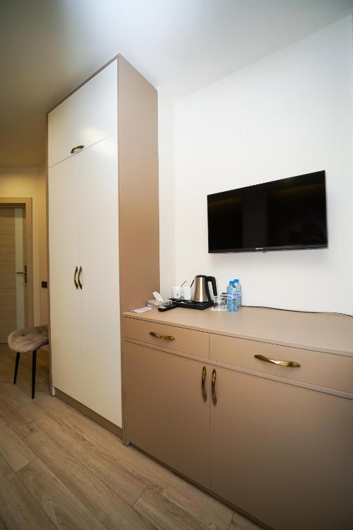 B&M Hotel - Twin Room