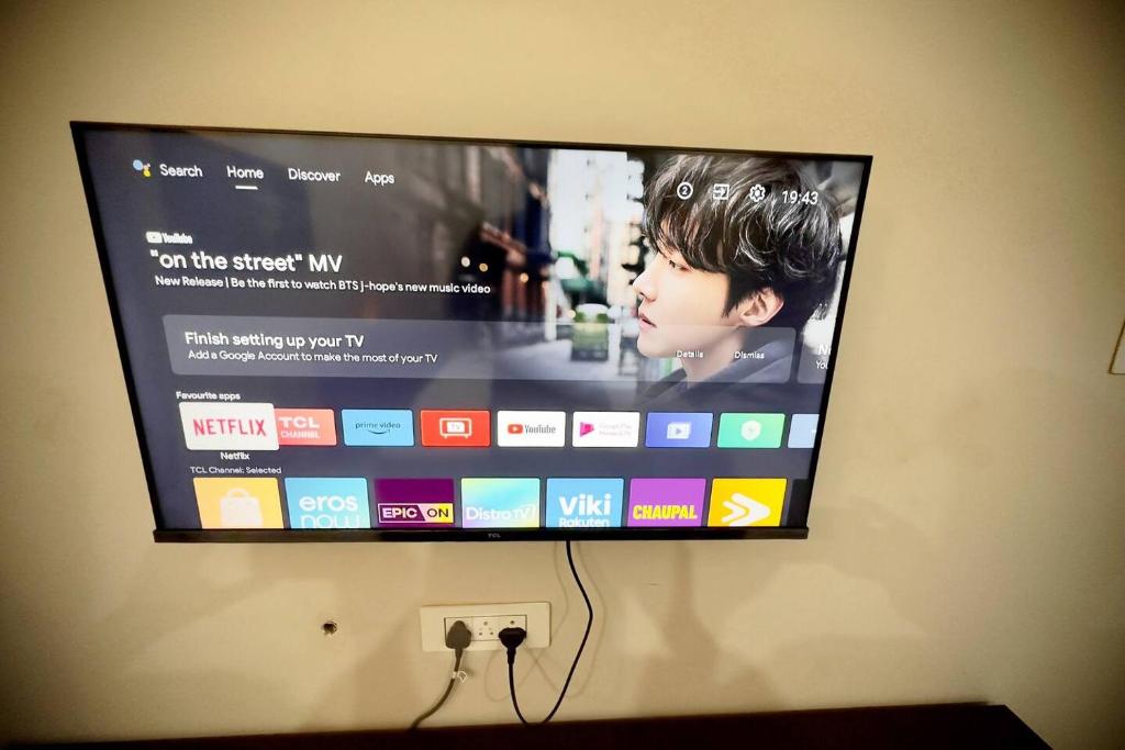 TV a/nebo společenská místnost v ubytování Sri Apartment 2BHK For Familys Couples Parking A1