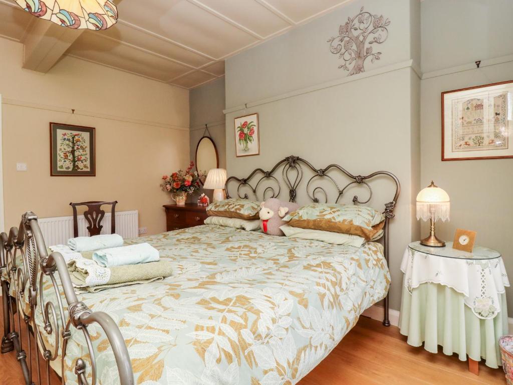 Oak Cottage 6