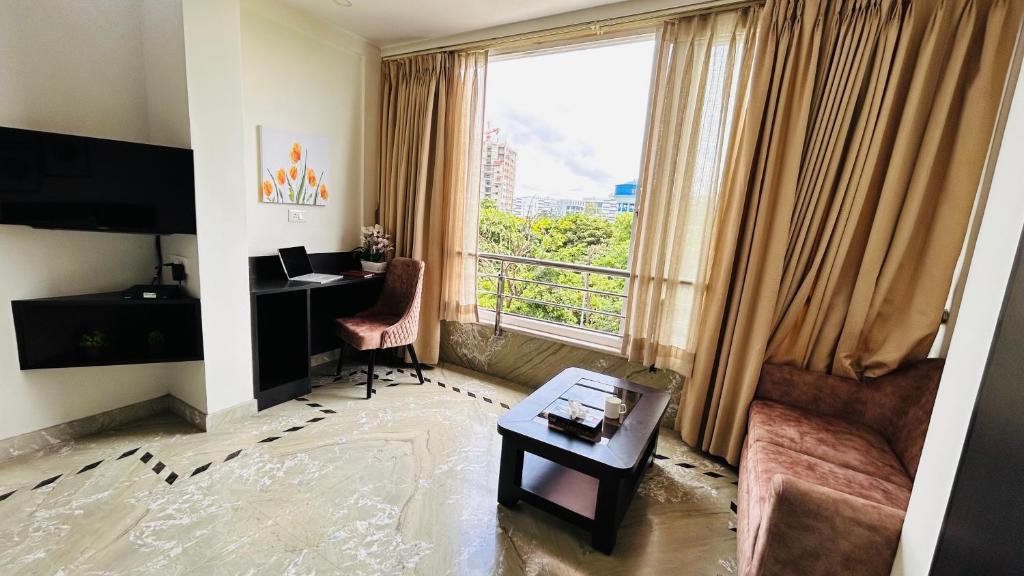 BluO Lake View NewTown - LUXE Stays Collection - Sala Rei Com Vista Para O Lago