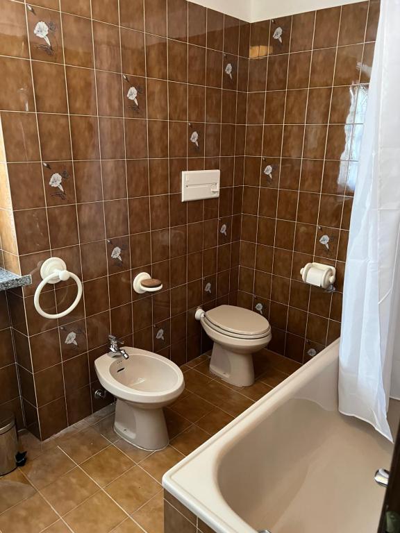 A bathroom at Ferienhaus-Chalet Breuil-Cervinia Valtournenche