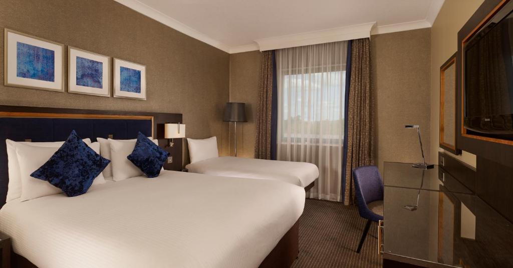 DoubleTree by Hilton Woking - 