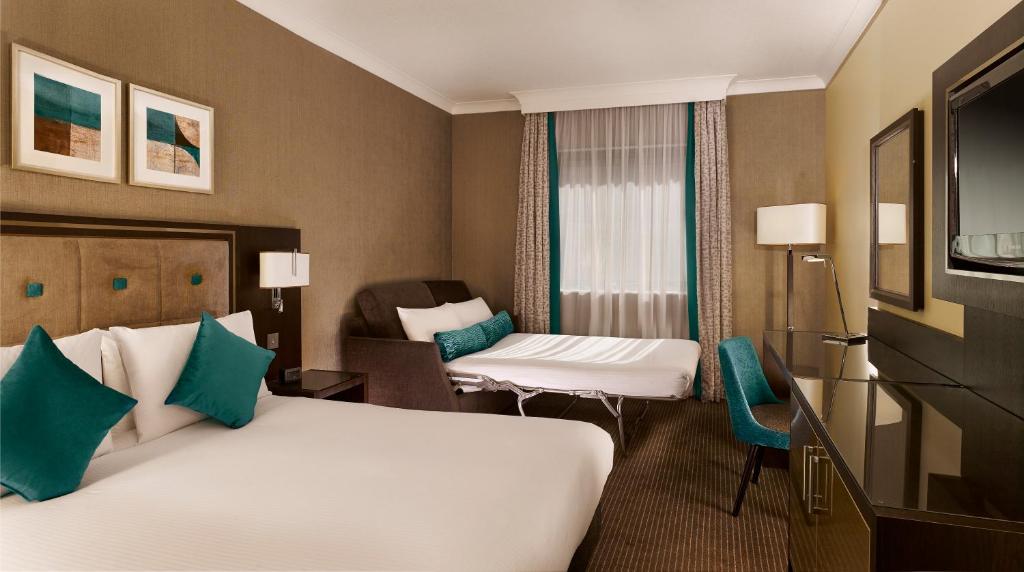 DoubleTree by Hilton Woking - 
