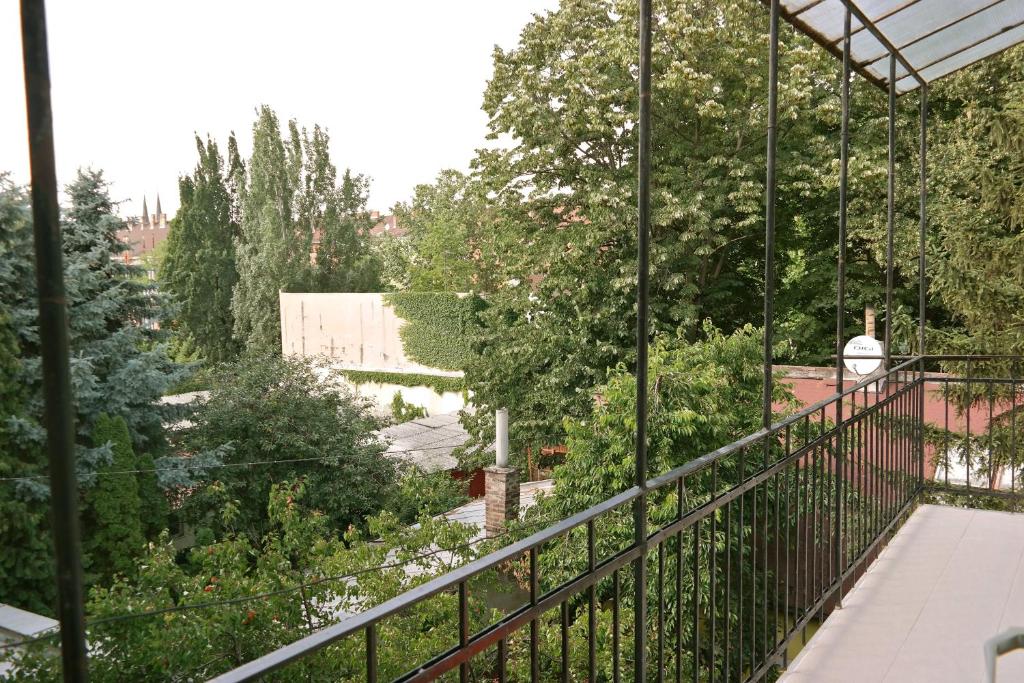 Bartók Apartment - Three-Bedroom Apartment
