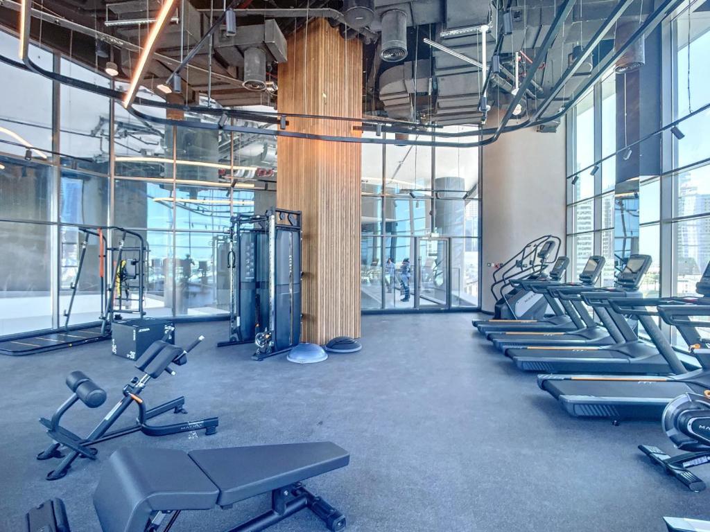 Fitness centrum a/nebo fitness zařízení v ubytování 15 Northside Tower 1 - Elegant Studio