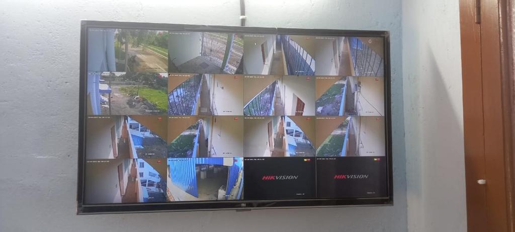 TV a/nebo společenská místnost v ubytování Vikistays
