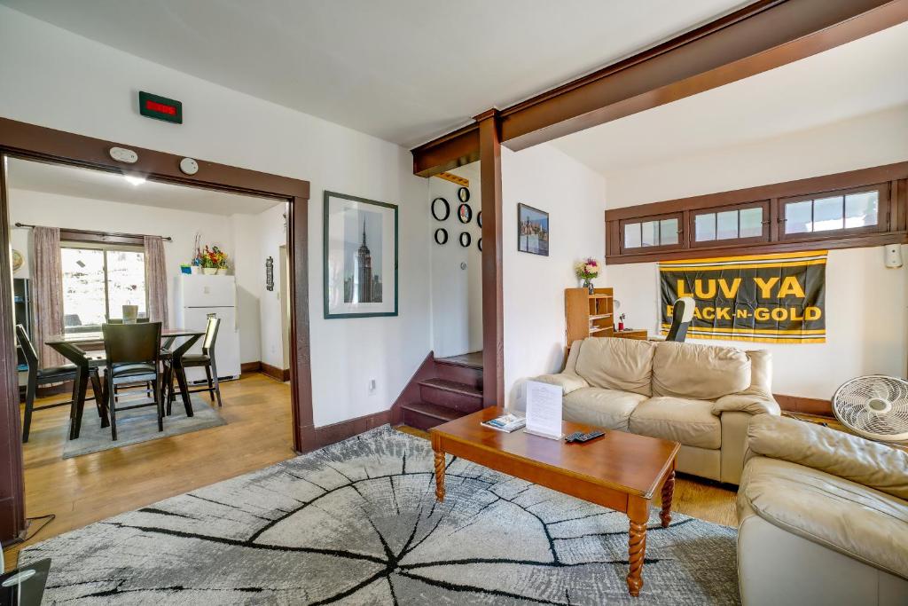 PetFriendly Pittsburgh Home about 9 Mi to Downtown!, Pittsburgh