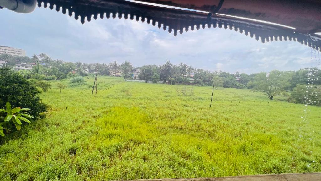 Naturlandskabet i nærheden af villaen