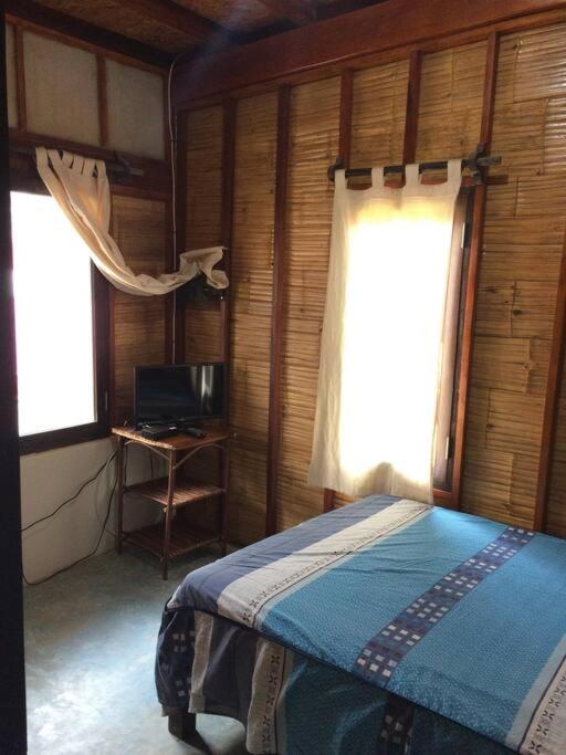 Linda casita cerca al mar.