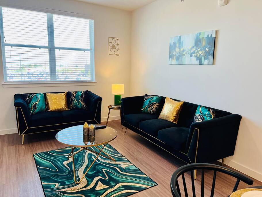 Posezení v ubytování Charming Home: 2BD/2BA in Kyle, TX!