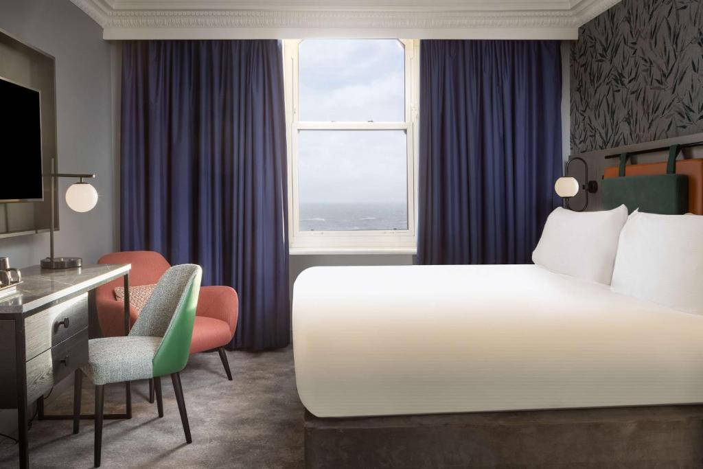 DoubleTree By Hilton Brighton Metropole - 一居室国王套房与海景