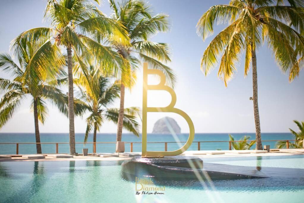 Bazén v ubytování "Studio Bellevue" Terrasse et Deck vue mer-Accès piscine nebo v jeho okolí