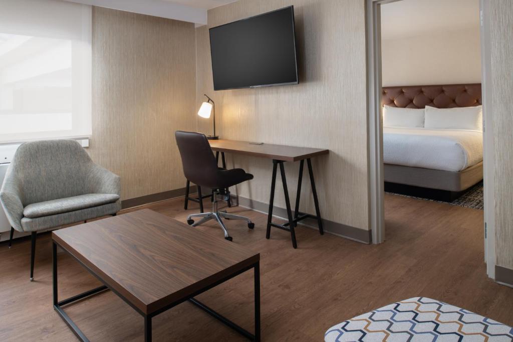 Four Points by Sheraton Bellingham Hotel & Conference Center photo