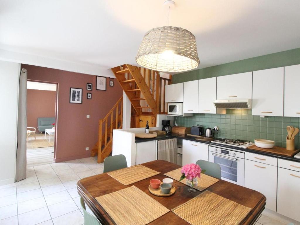 Charmant Gîte au Cœur du Vignoble Bio avec Jardin Privatif - Proche Château et Loire - FR-1-622-1 - Holiday Home (4 Adults)