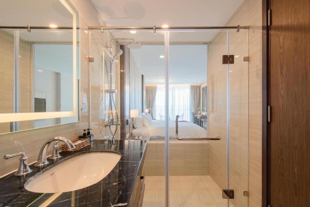 Phòng tắm tại Panorama Nha Trang Central Condotel