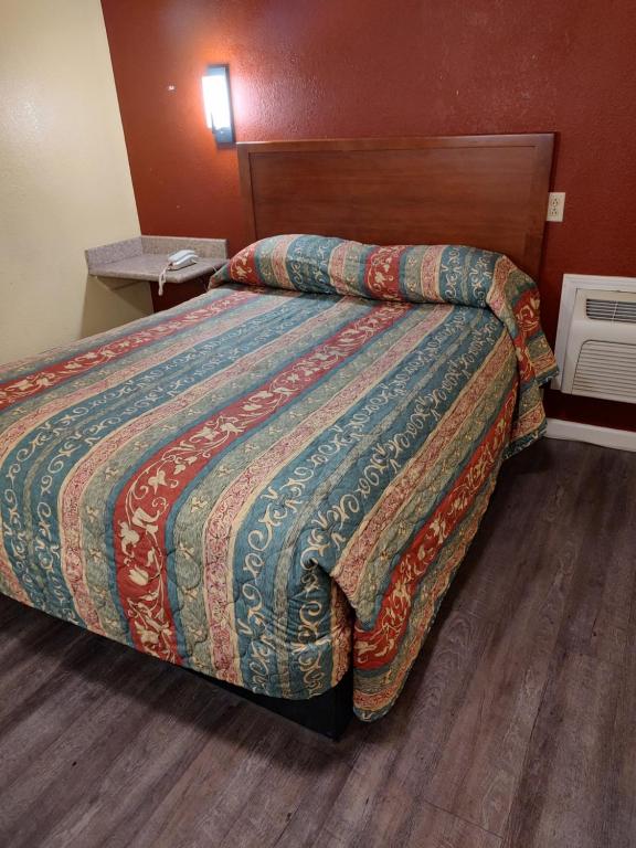 Economy Inn Richmond photo