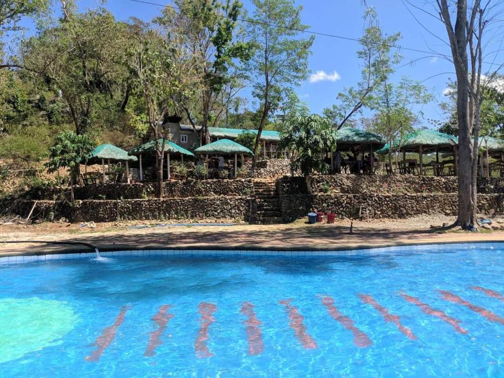 Villa francisco resort lagangilang abra - Housity
