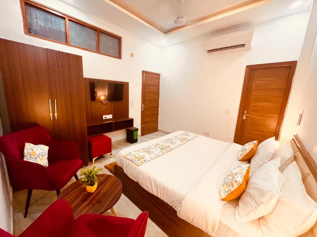 Suitetrails - Elena Triple Lodge, Zirakpur - Hotel of the Year