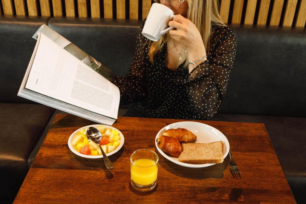 Première Classe Lyon Centre Gare Part Dieu - Resim 14