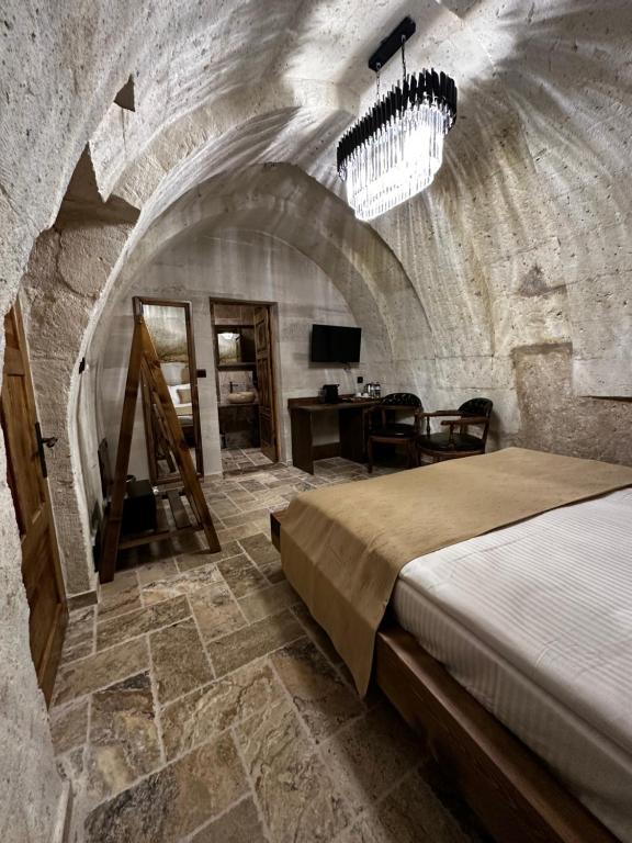 Noah's Ark Cave Hotel - 6