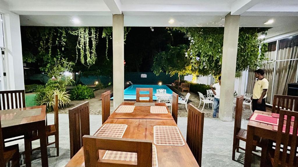 Bazén v ubytování Salubrious Resort nebo v jeho okolí