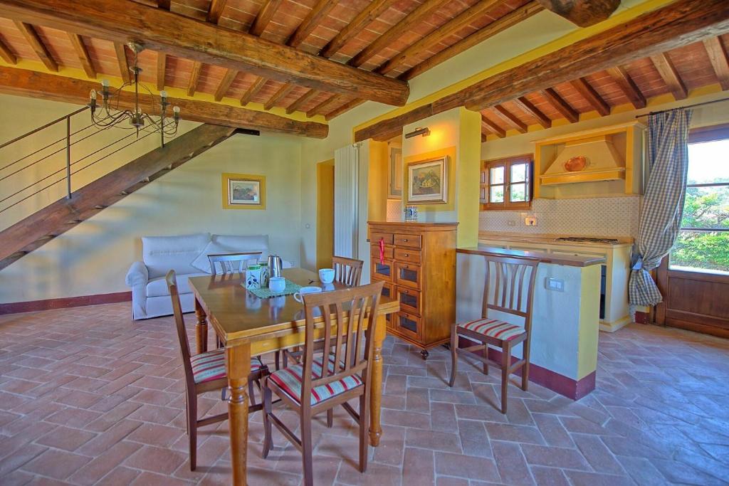 Część wypoczynkowa w obiekcie Villa Il Caggio by PosarelliVillas