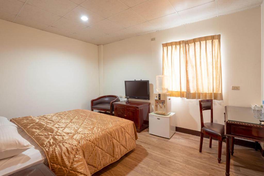 The Cloud Hotel Zhongli Branch - Business Double Room - Access Via Staircase Only