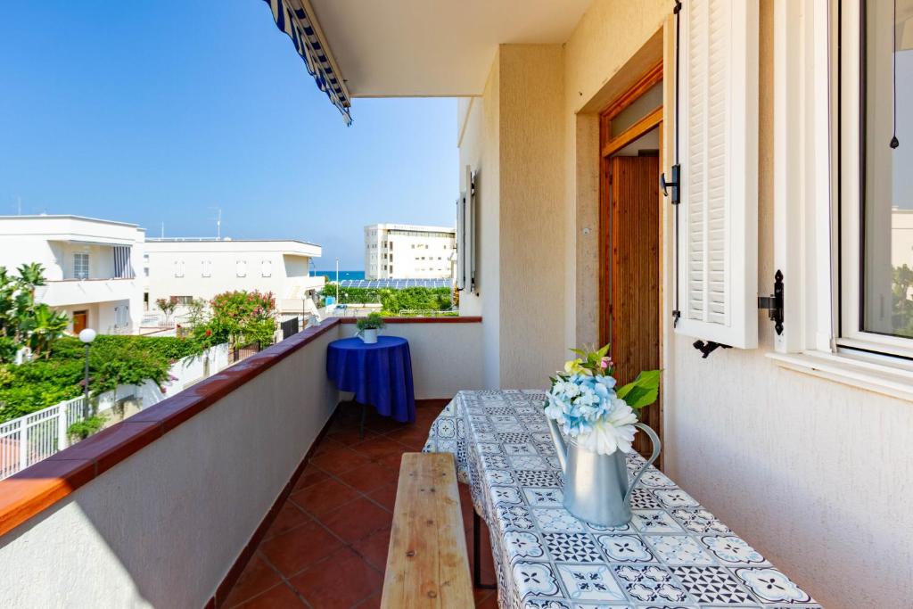 A balcony or terrace at Appartamento Levante Luxury - MyHo Casa