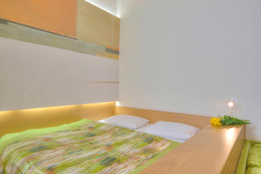 BestKievApartment - Luxury Apartment Studio With Spa Bath - Mikhailovskiy Lane 9B