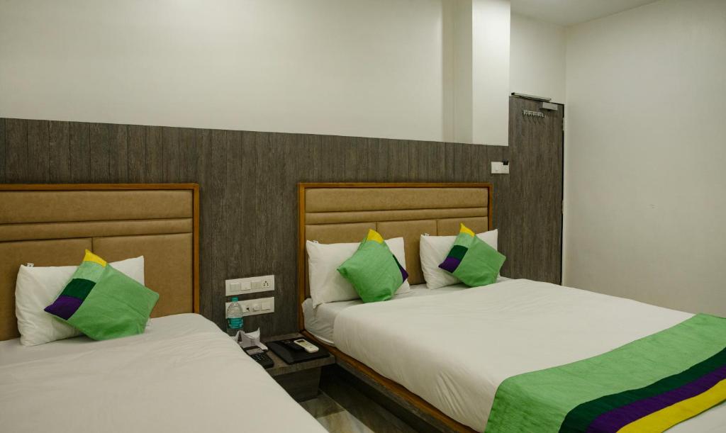 Treebo Urban, 1 Km From Railway Station - Standard Double Room