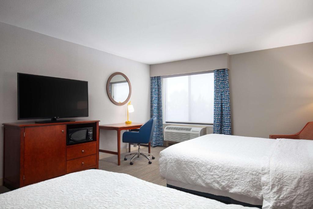 Postel nebo postele na pokoji v ubytování Hampton Inn Medford