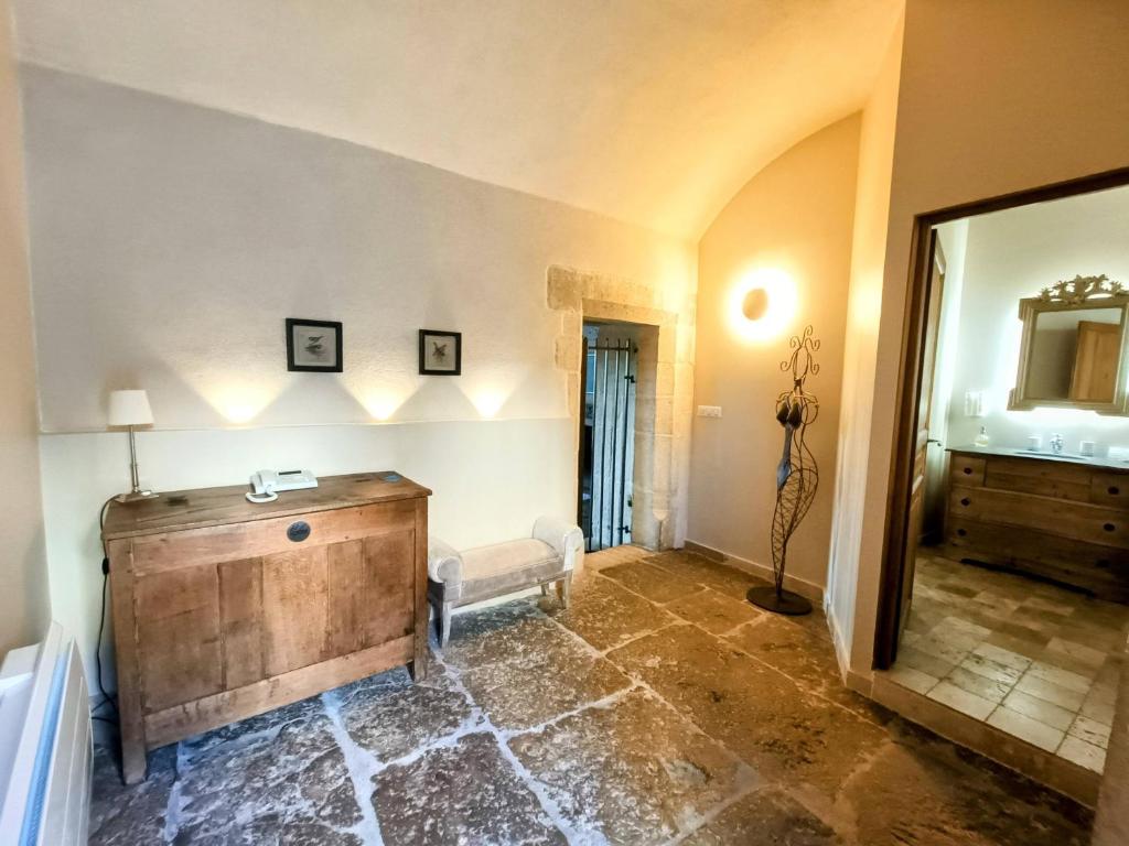 Les Chambres De La Renaissance - Roze Suite