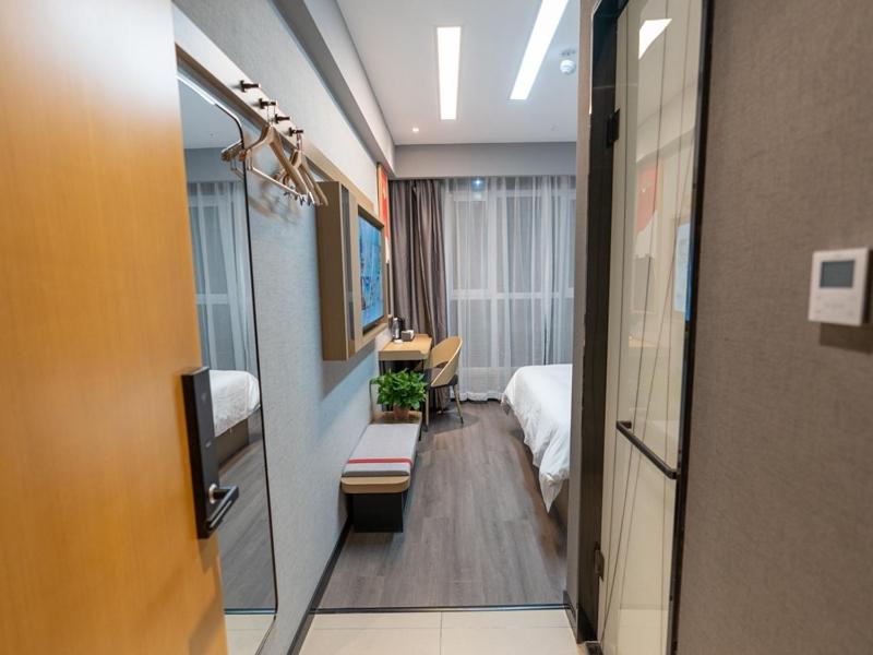 Thank Inn Plus Lanzhou New District Zhongchuan Airport Rainbow City - 你加双人房间