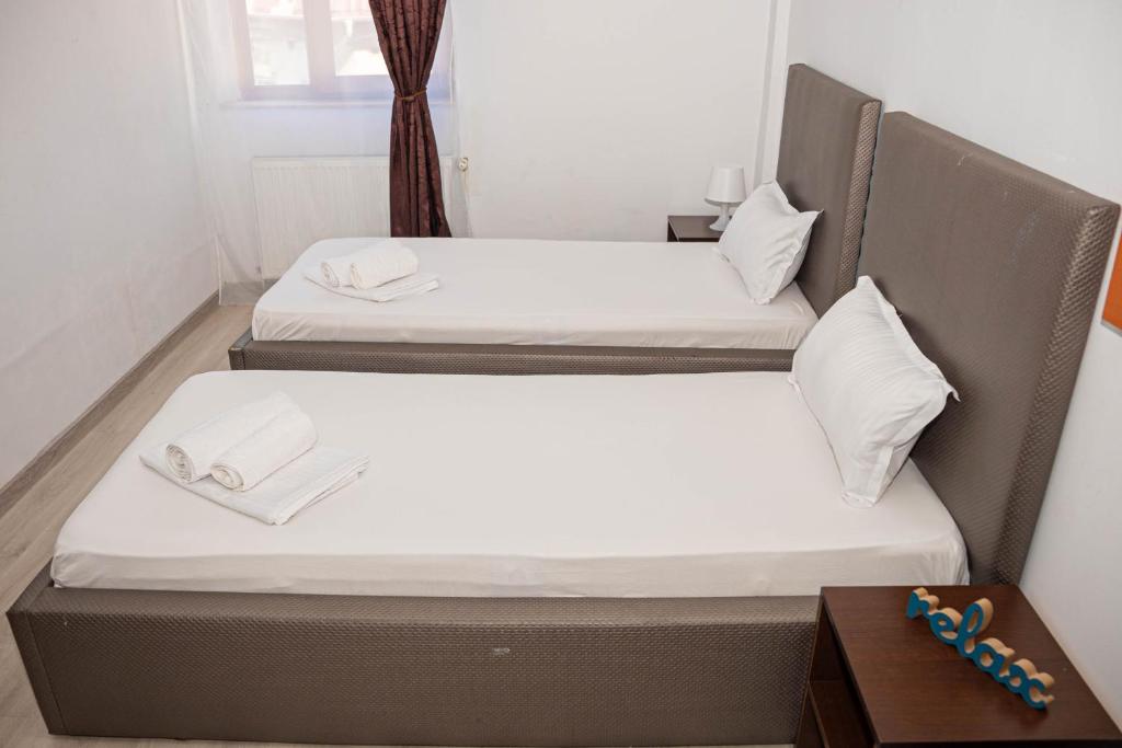 Postel nebo postele na pokoji v ubytování Occidental Wise Transit Hotel