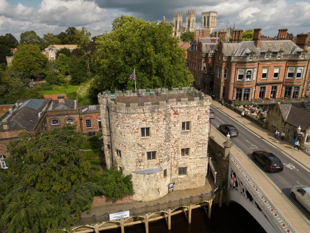 Lendal Tower - Three-Bedroom House