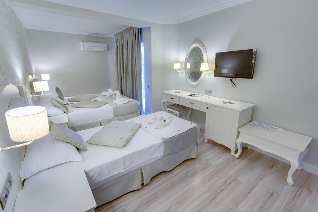 Pinehill Hotel & Suites - Estudio (3 Adultos)
