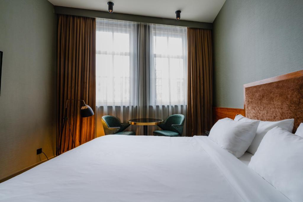 Hotel Mai Amsterdam - Executive Doppelzimmer, Kanalansicht