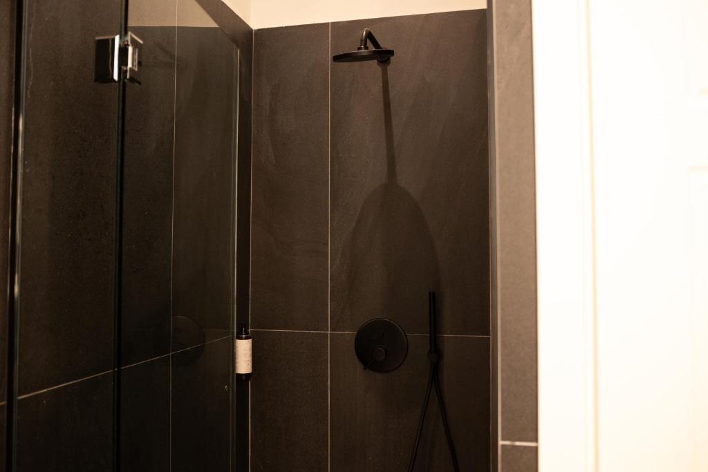 Taskou Luxury Suites - 8