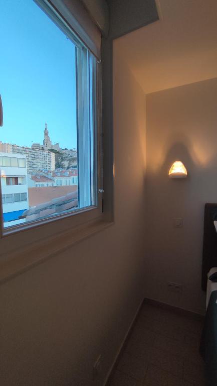 T2 Vue sur la Basilique de Notre Dame de la Garde - Departamento