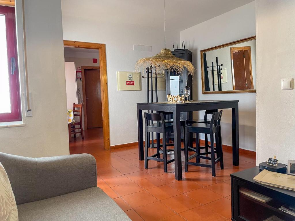 Évora City Break Apartment with Patio in the Historic Centre - 8