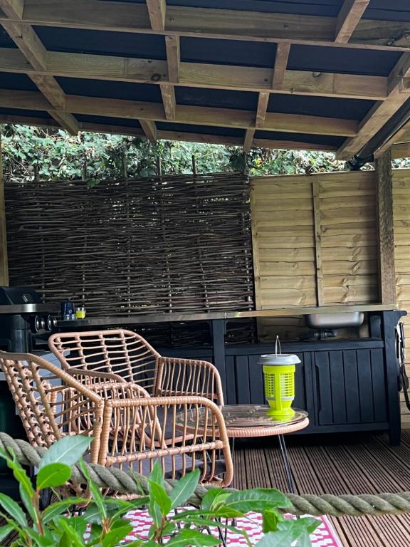 Zahrada ubytování Lynbrook Cabin and Hot Tub, New Forest